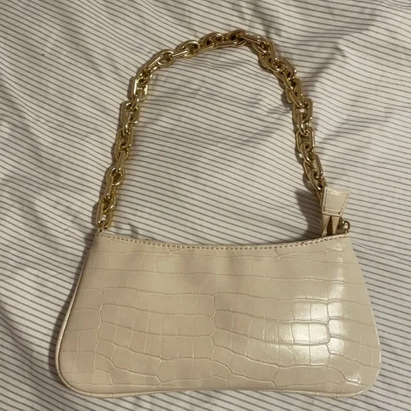 Zara Bags Zara White Crocodile Purse With Gold Chain Shoulder